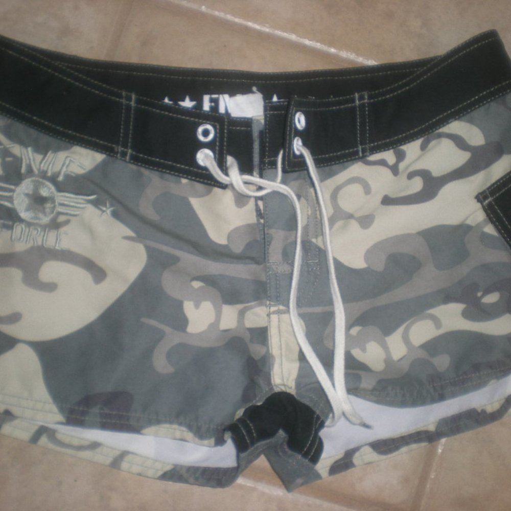 FMF Brand  Boardshorts   Swim    NWOT   Size 3  Camo